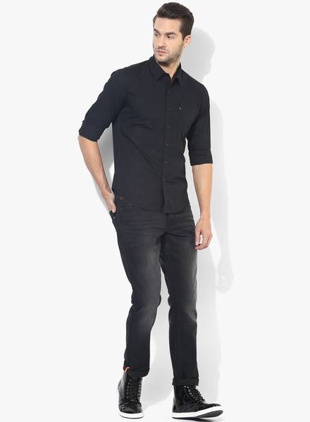 Black Solid Slim Fit Casual Shirt- Levis